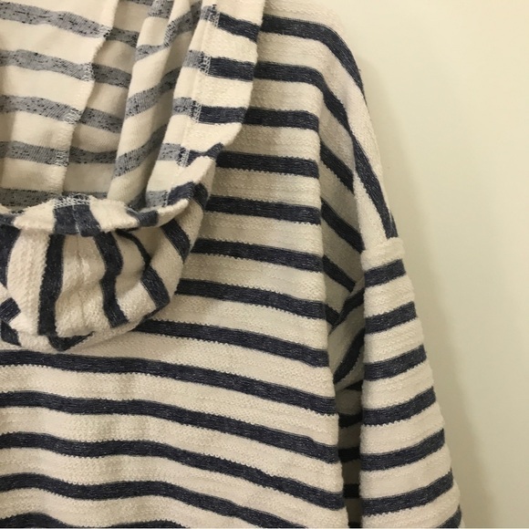 3/$15 old navy boys/kids 100% cotton blue and white stripe hoodie top - Picture 7 of 9